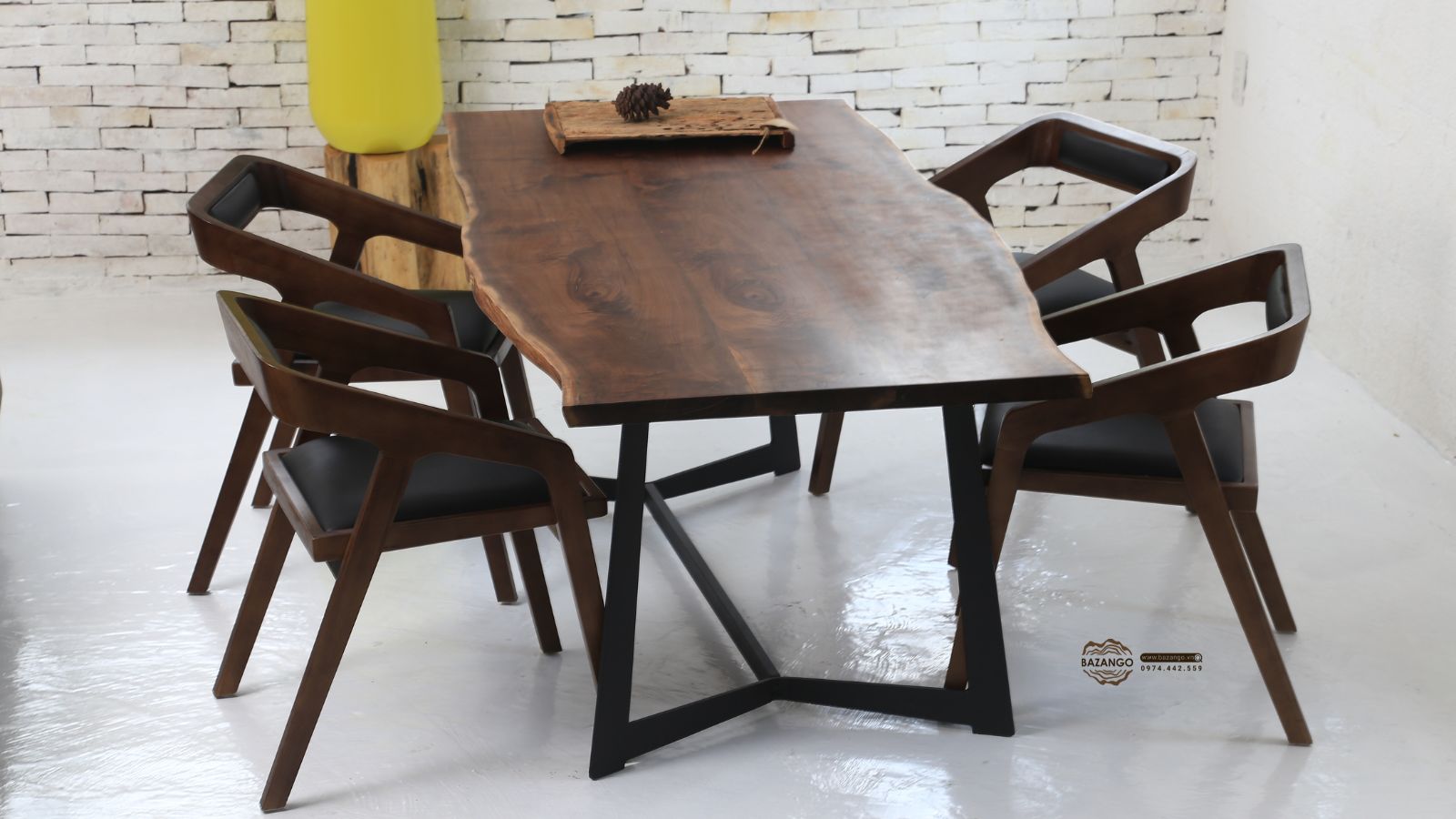 Bàn ăn gỗ Óc Chó