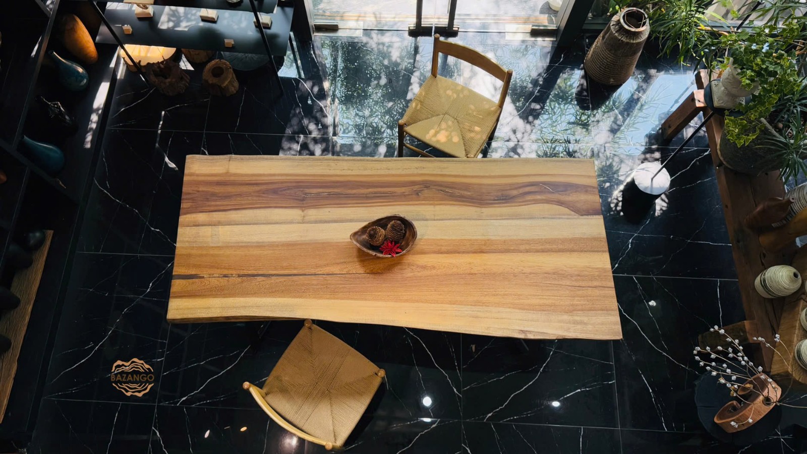 Bàn ăn gỗ phong cách hiện đại