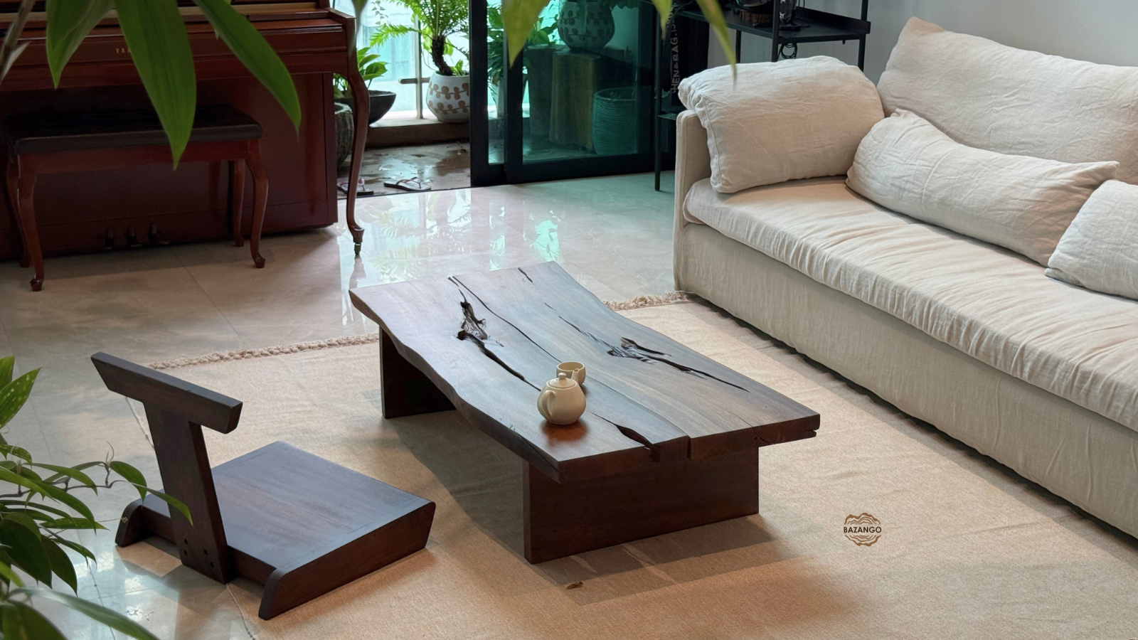 Bàn sofa gỗ chung cư