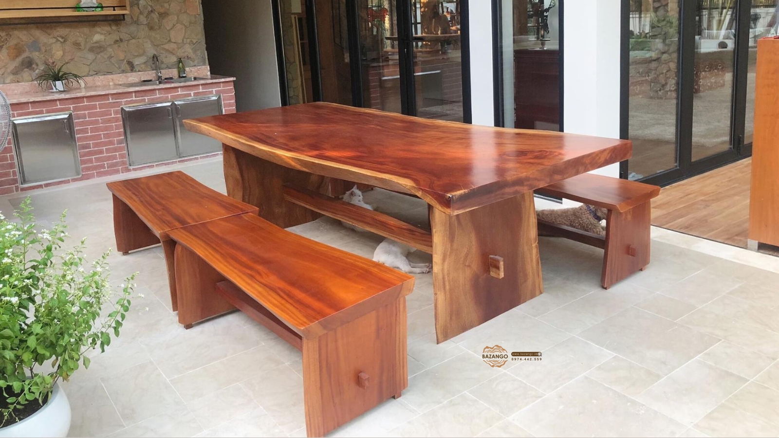 Bàn ăn gỗ tự nhiên ngoài trời