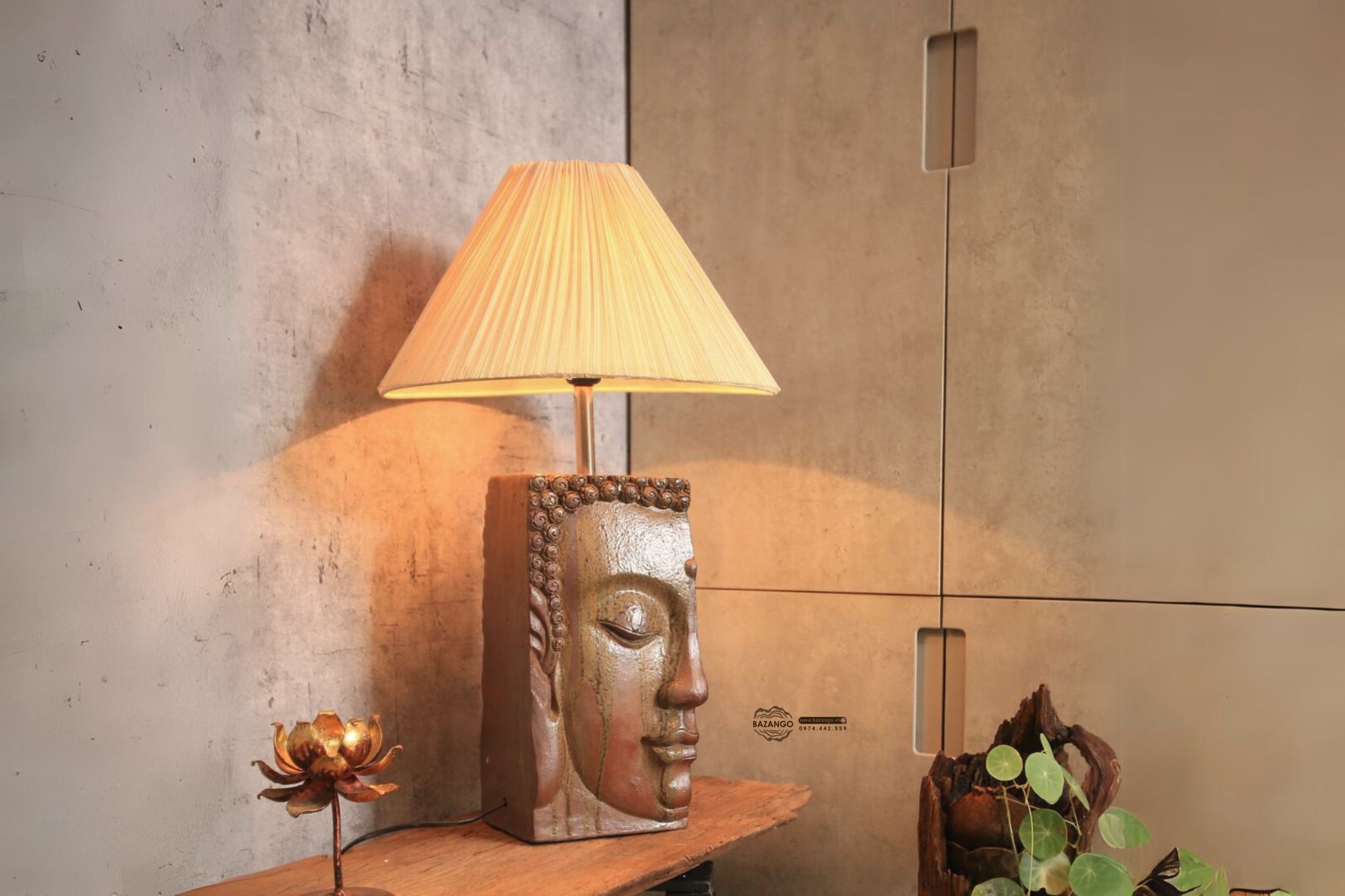 Đèn trang trí chất liệu gốm