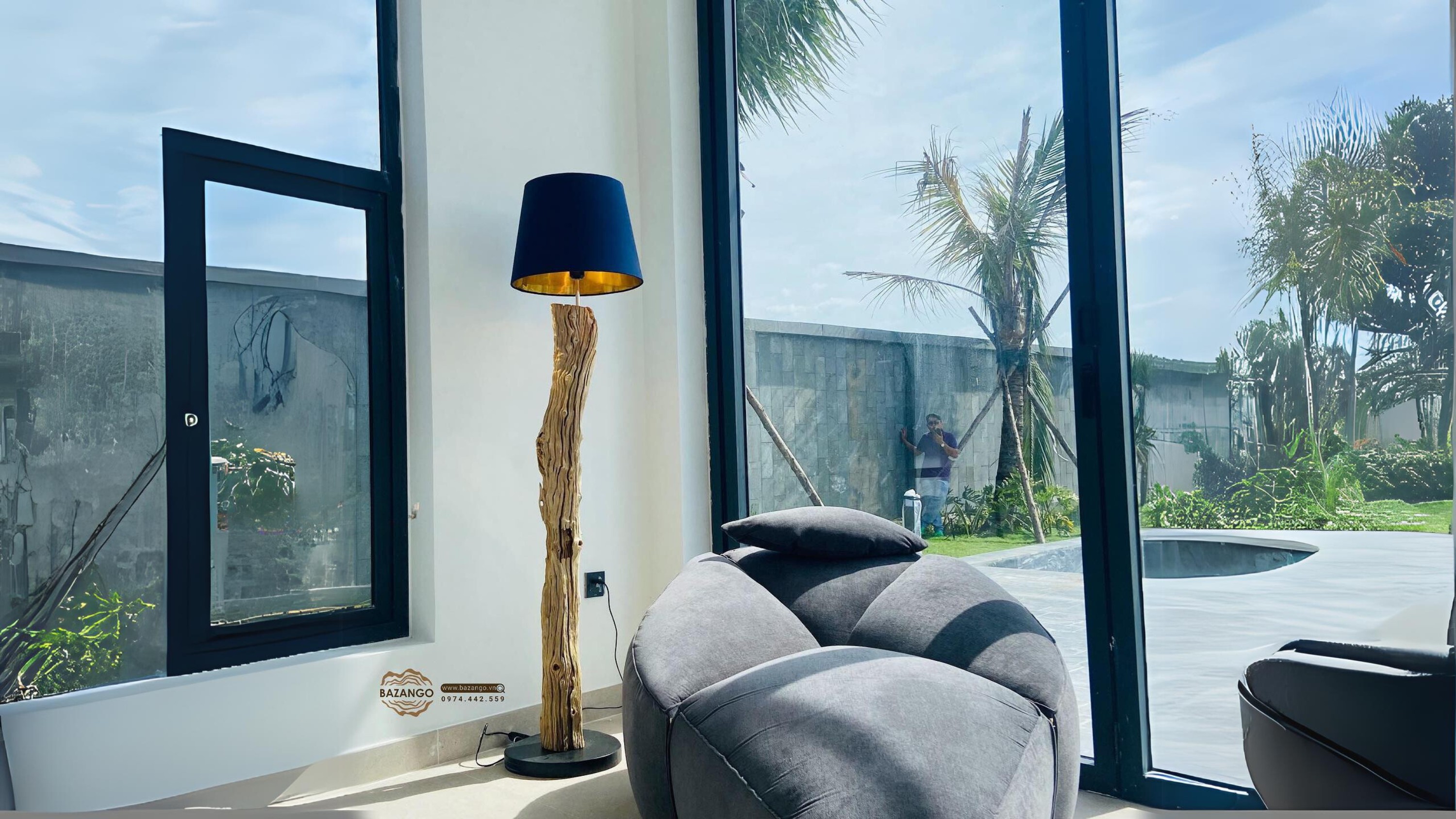 Đèn đứng gỗ lũa trang trí