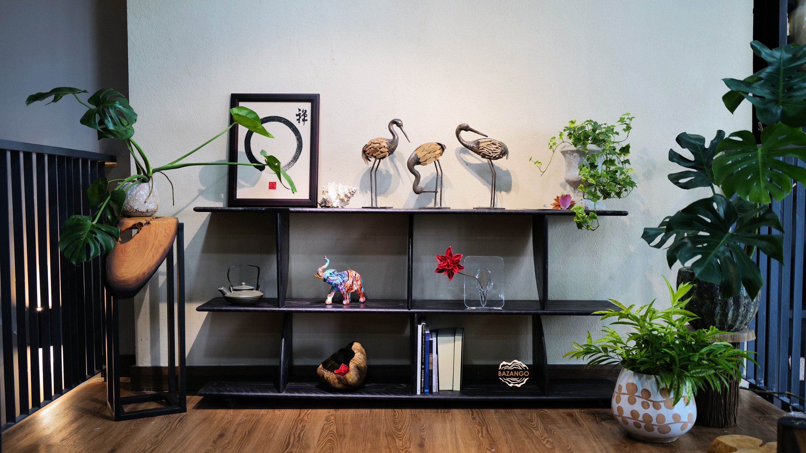 kệ trưng bày sản phẩm