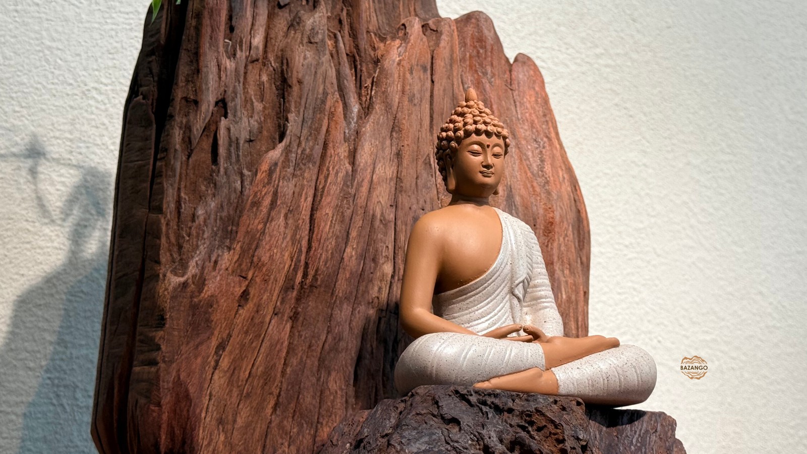 Tượng phật thích ca gỗ lũa